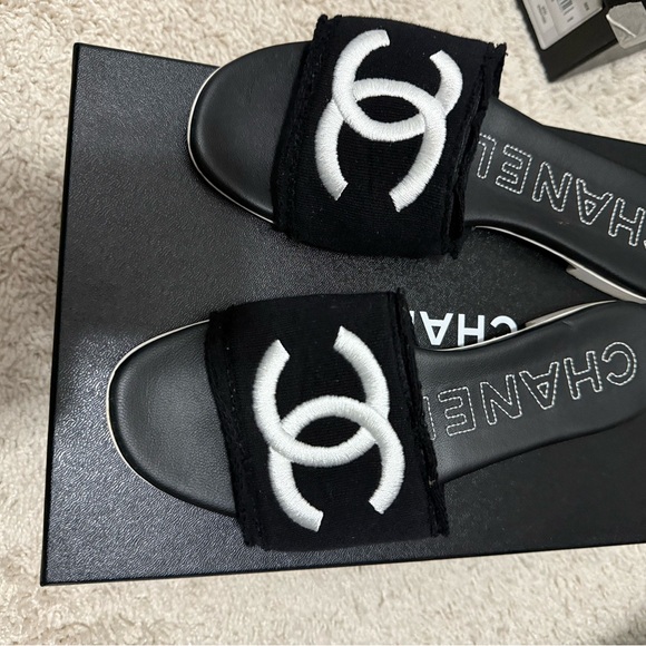 CHANEL Black and White Logo Sandals - Picture 1 of 2